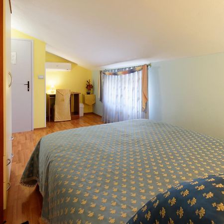 Holiday Home Nevena By Rent Istria Buje Bilik gambar