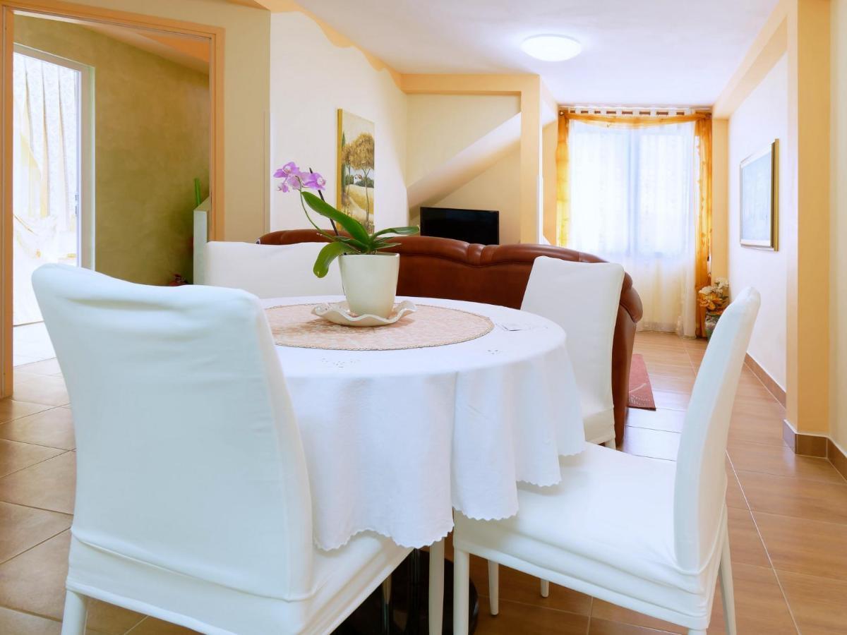 Holiday Home Nevena By Rent Istria Buje Luaran gambar