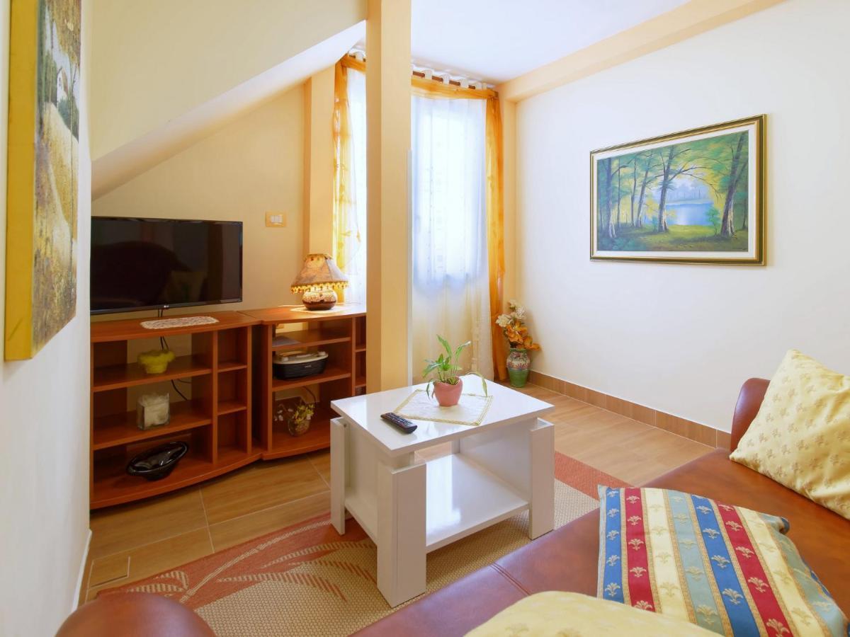 Holiday Home Nevena By Rent Istria Buje Luaran gambar
