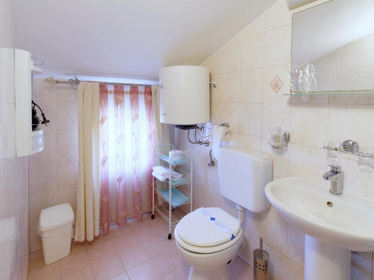 Holiday Home Nevena By Rent Istria Buje Luaran gambar