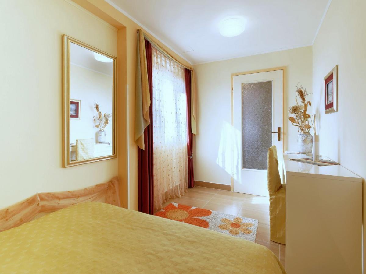 Holiday Home Nevena By Rent Istria Buje Luaran gambar