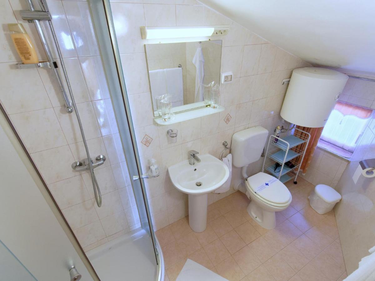 Holiday Home Nevena By Rent Istria Buje Luaran gambar