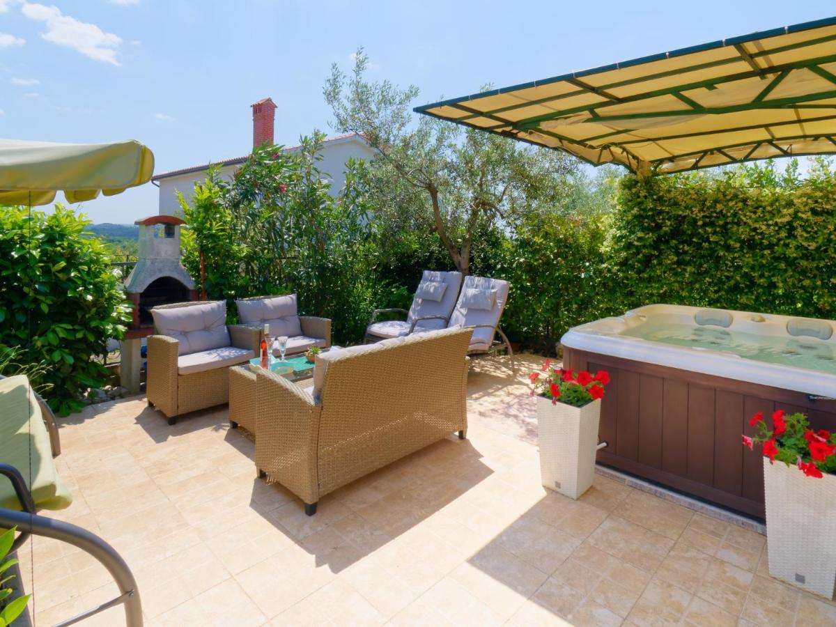 Holiday Home Nevena By Rent Istria Buje Luaran gambar