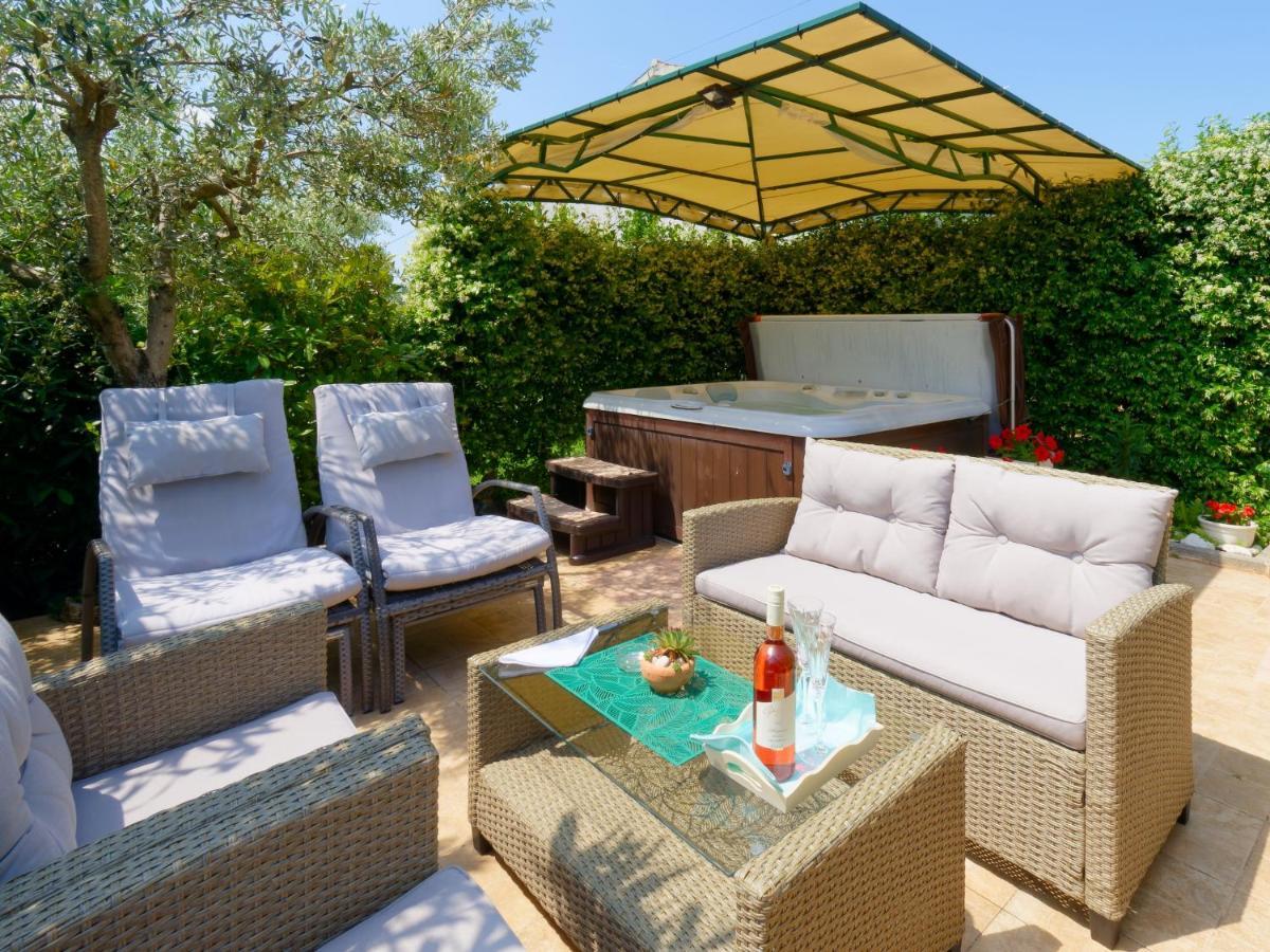 Holiday Home Nevena By Rent Istria Buje Luaran gambar