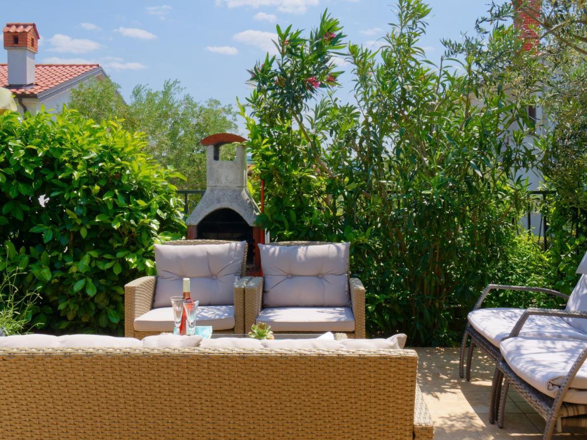 Holiday Home Nevena By Rent Istria Buje Luaran gambar