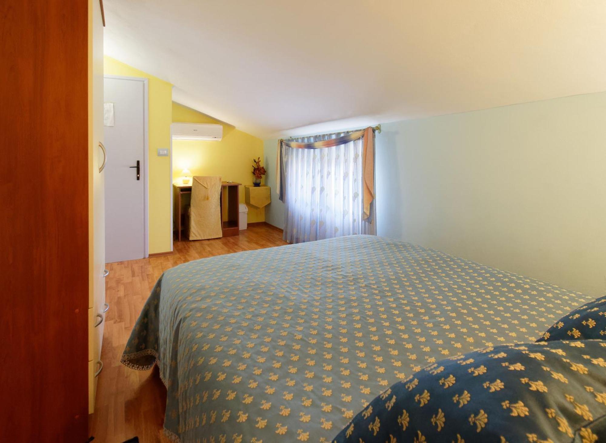 Holiday Home Nevena By Rent Istria Buje Bilik gambar