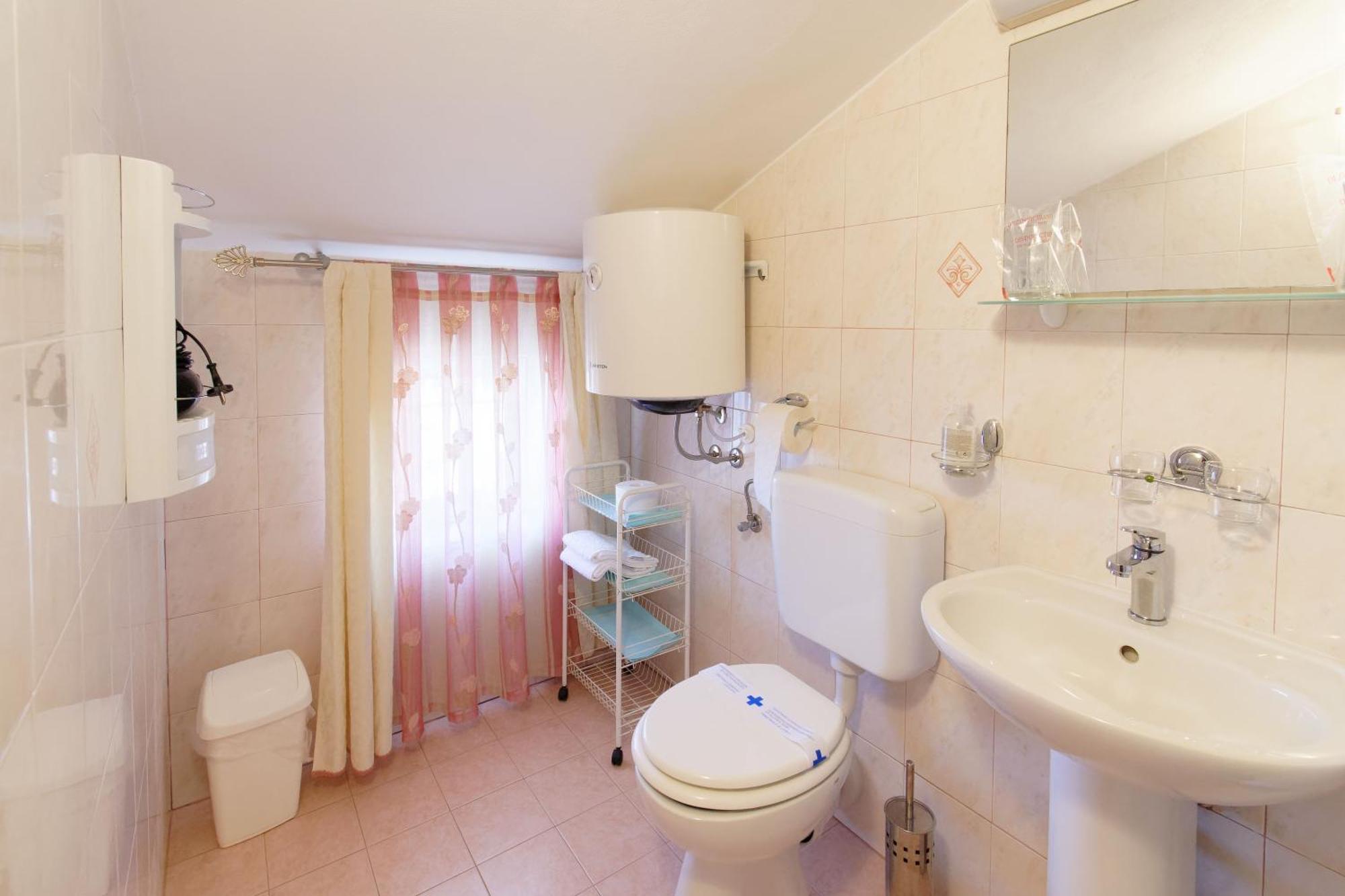 Holiday Home Nevena By Rent Istria Buje Bilik gambar